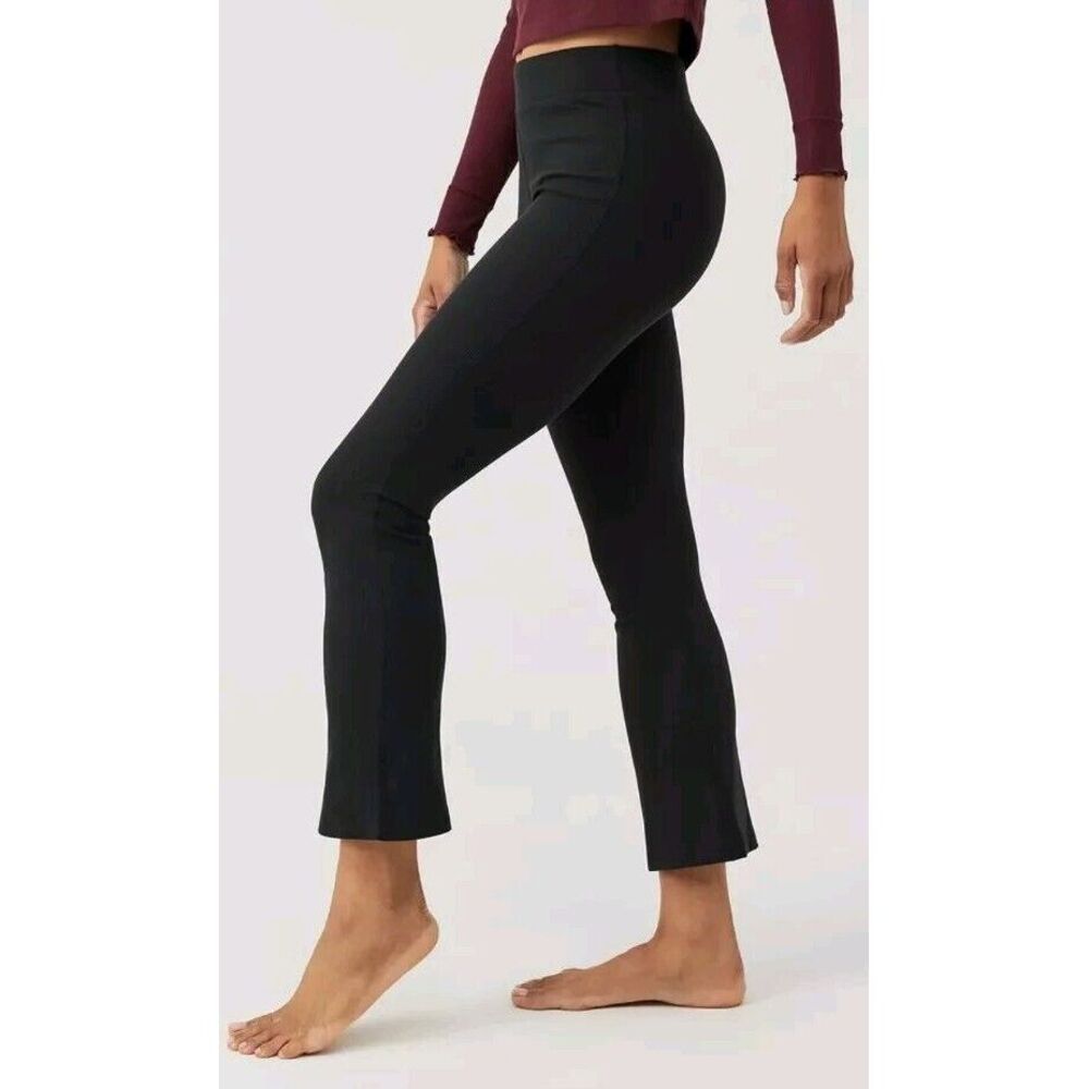 Women's‎ Outdoor Voices NWT Ribbed Kick Flare Size XXs Black